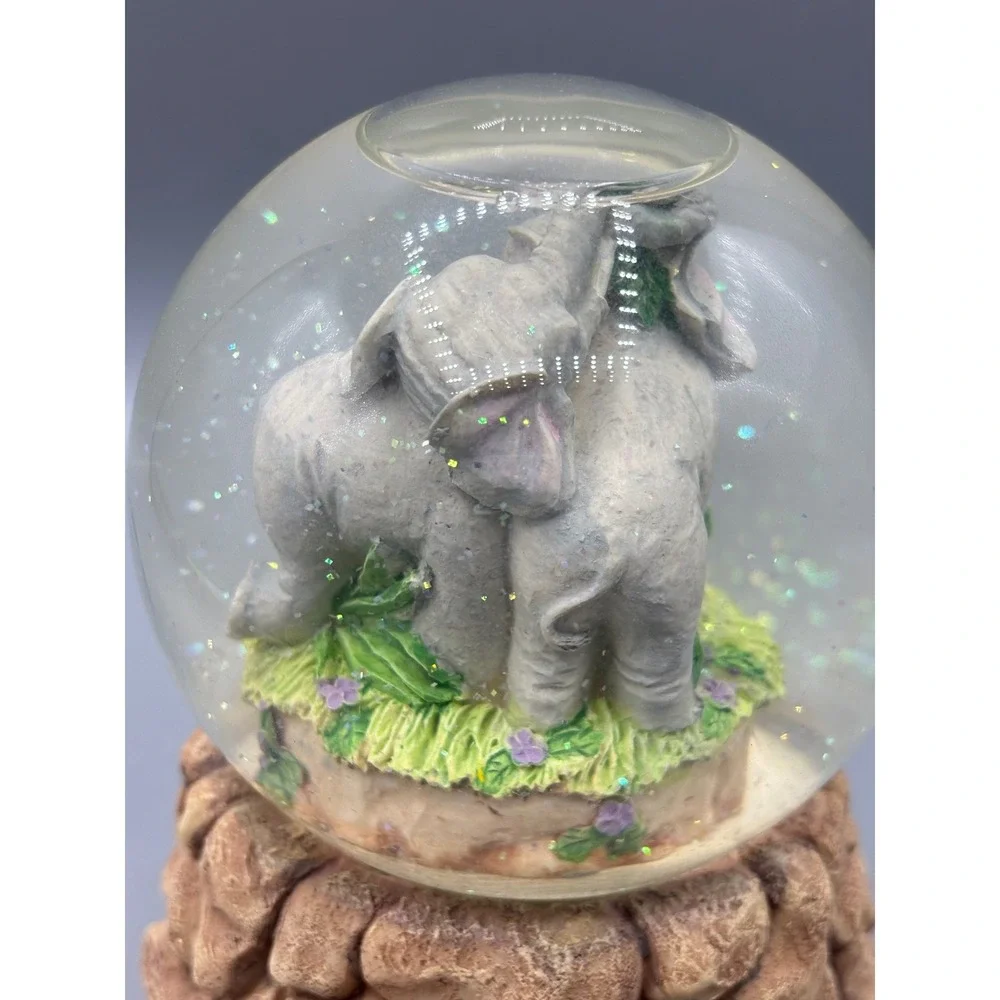 Vtg Born Free Elephant Snow Globe Musical Water Ball‎ Glitter Shaker Decor